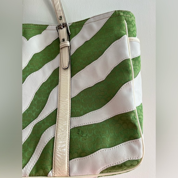 Good condition Coach green zebra print tote - Picture 6 of 12